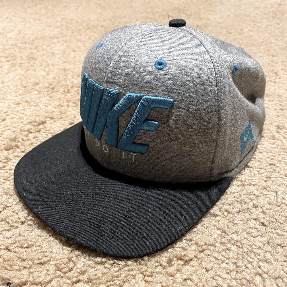 Nike Snapback hat